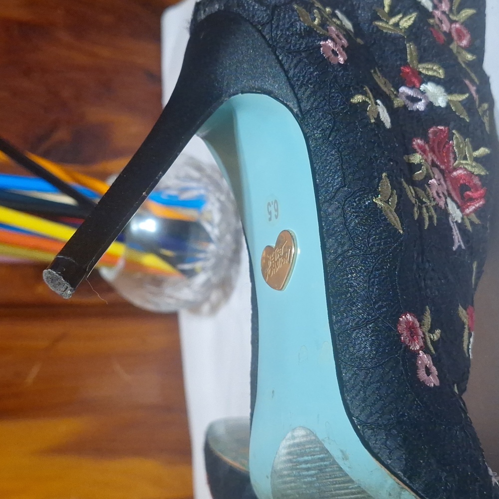 Besty Johnson Ankle Boots - Picture 12 of 15